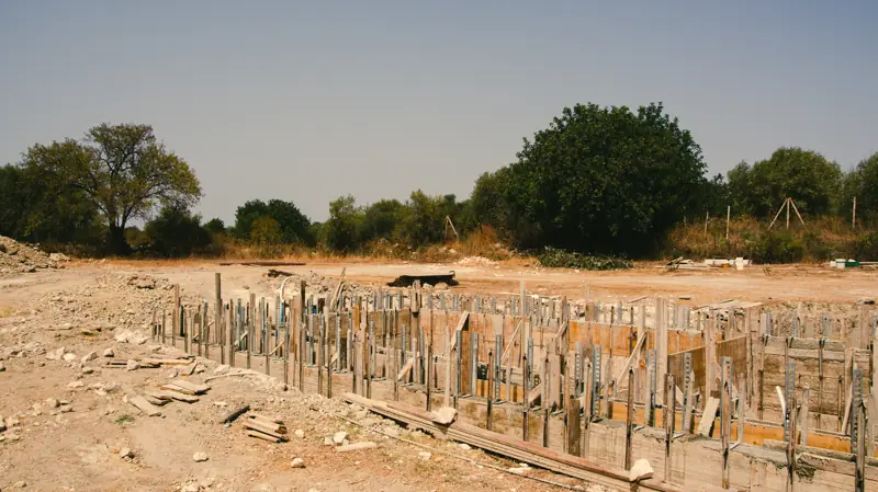 Nuova piscina in costruzione, foto 3 di 4